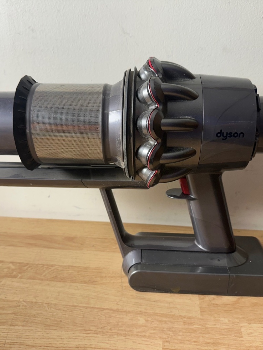 DYSON VACUUM V11 SV14 MAIN BODY MOTOR & CYCLONE ASSEMBLY w/ BATTERY - FOR PARTS